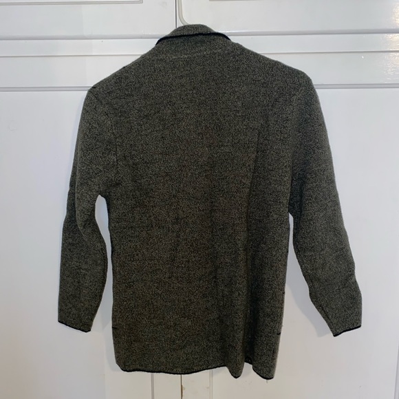 Grandma sweater with grid design and butterfly embroidery - Picture 2 of 4